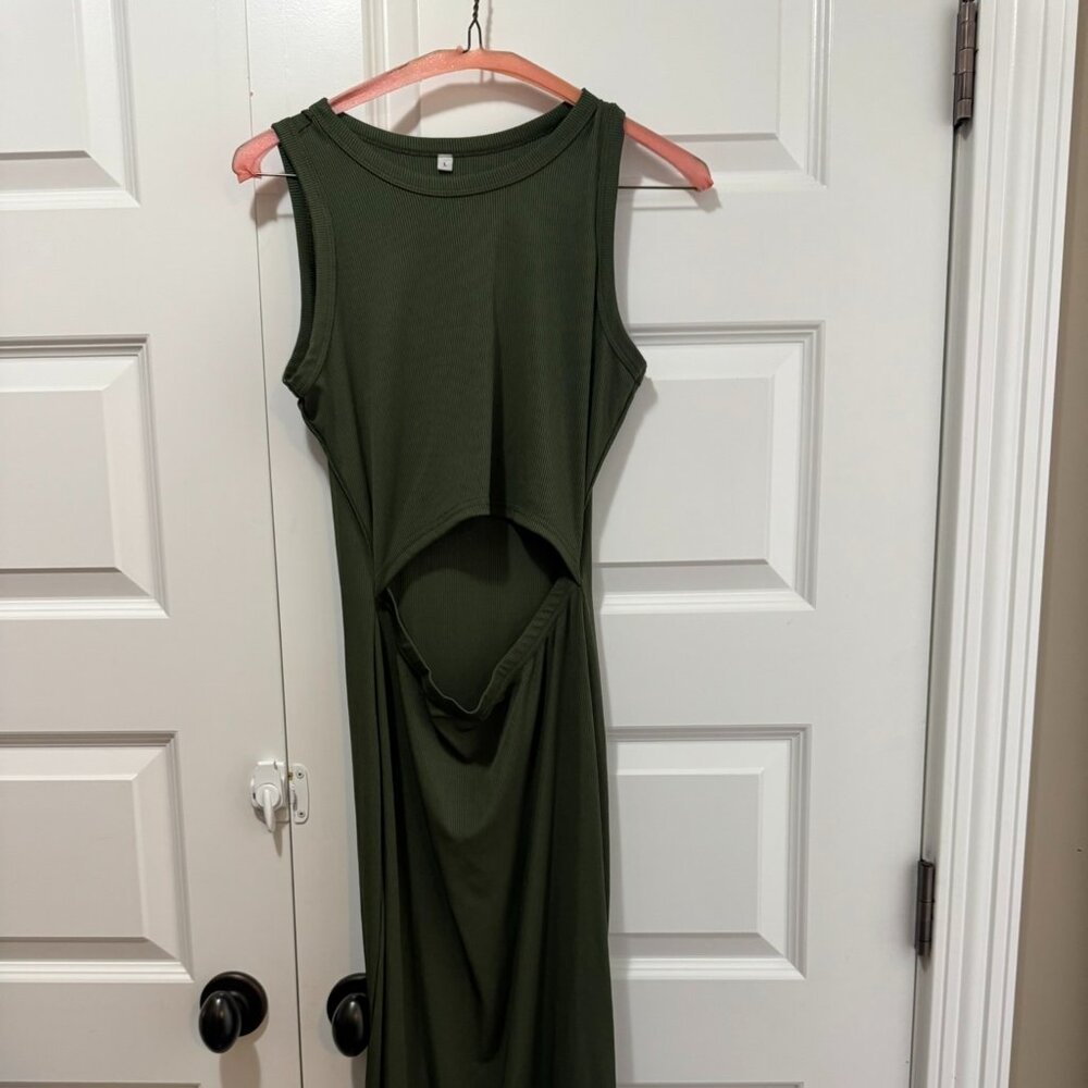 Green Sleeveless Cutout Maxi Dress – Size Large